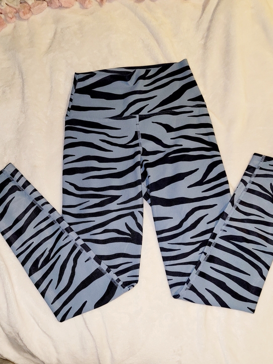 Beach Riot Pants - Beach Riot Black Zebra Stripe Ribbed Leggings on Light Blue